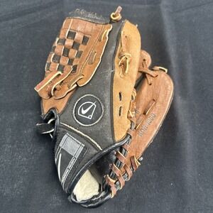 Nike Diamond Ready Black Leather RH 10 Inch Baseball Glove #KDR 1000